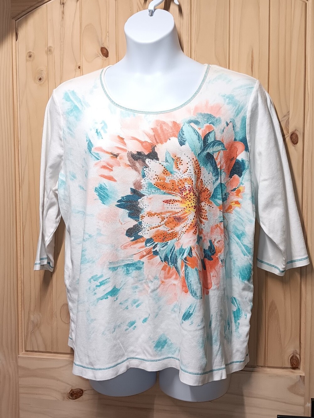 CJ Banks Women's 3/4 Sleeves Scoop Neck Top EUC